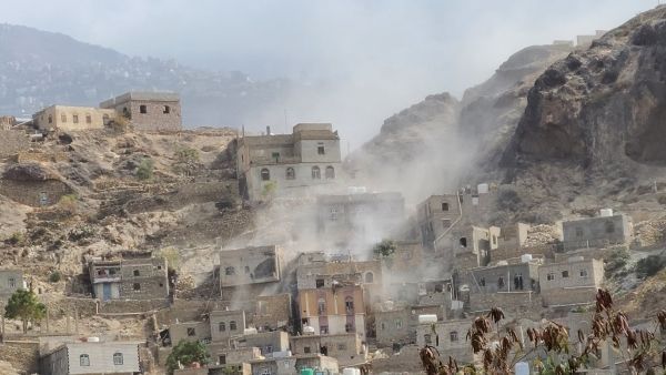 مليشيات الحوثي تواصل القصف على مواقع مدنية في محافظة تعز