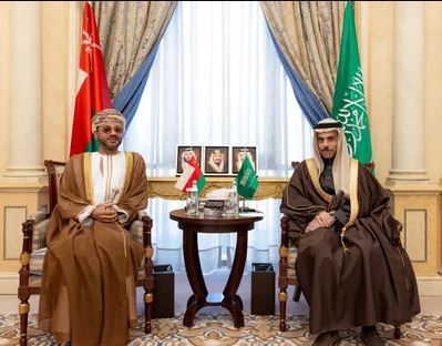 سلطنة عُمان تقود وساطة لاحتواء الأزمة بين السعودية والإمارات حول اليمن