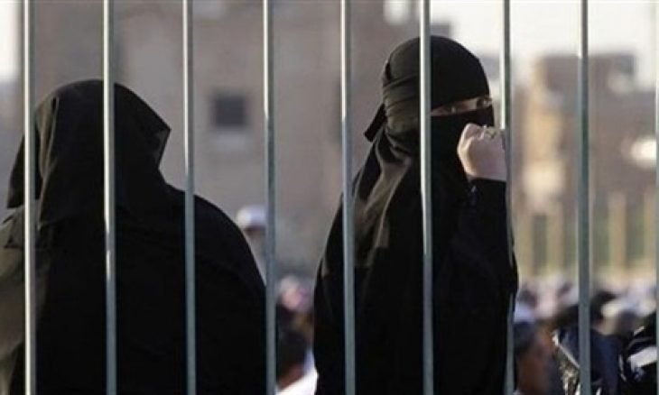 إمرأة يمنية تقدم على الإنتحار .. والحوثي السبب! 