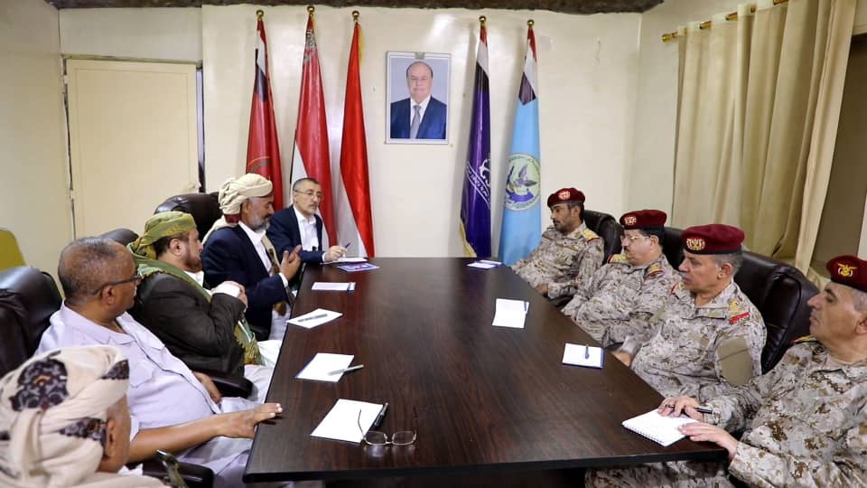 مأرب ..لجنة برلمانية تلتقي قيادة وزارة الدفاع ورئاسة الأركان لمناقشة أوضاع الجيش