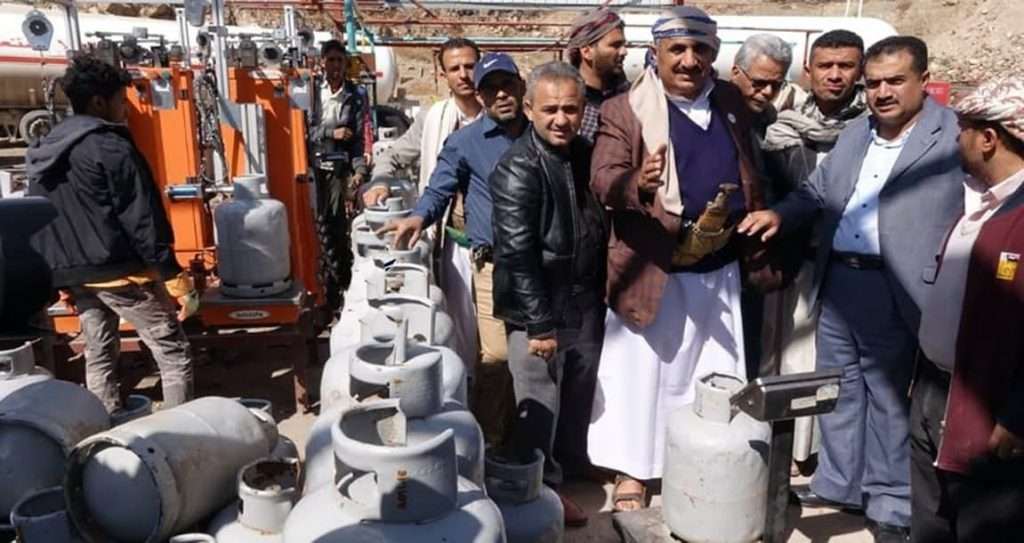 مليشيا الحوثي تضع هذا الشرط على الأسر للحصول على اسطوانة غاز