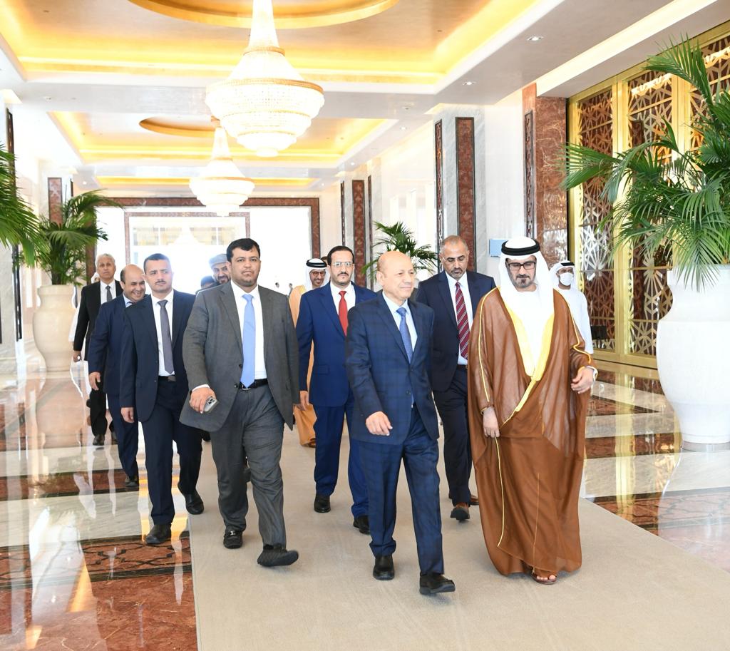 الدفخامة الرئيس العليمي ونوابه يعودون إلى أرض الوطن بعد زيارة ناجحة إلى السعودية والإمارات