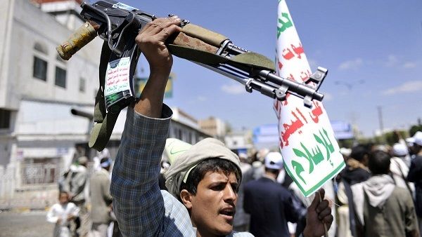 مليشيا الحوثي تقتل شابًا في مركز لتوزيع المساعدات في هذه المحافظة!