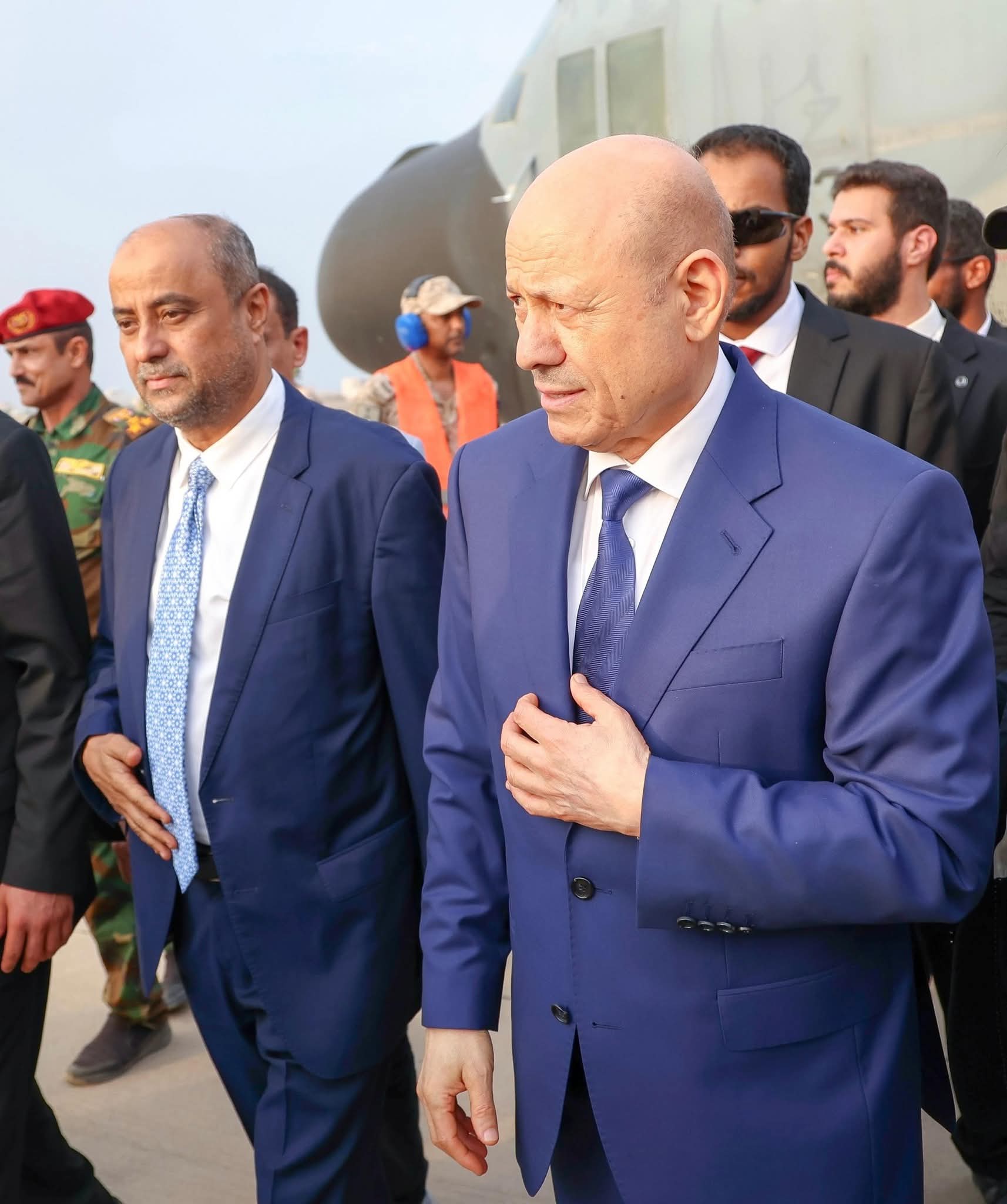 ماذا تحمل عودة رئيس الوزراء إلى عدن من معالجات الأزمات الاقتصادية والخدمية؟