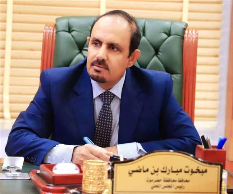 عقب تحسن العملة المحلية.. محافظ حضرموت يوجه بحملات رقابة صارمة لضبط أسعار السلع 