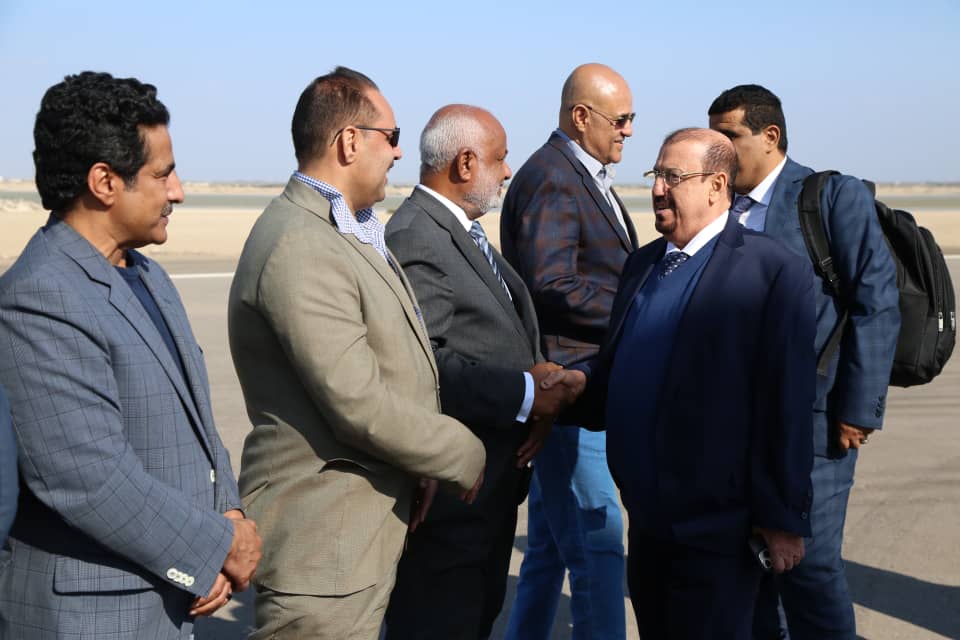 رئيس مجلس النواب الشيخ سلطان البركاني يصل إلى مدينة المخاء