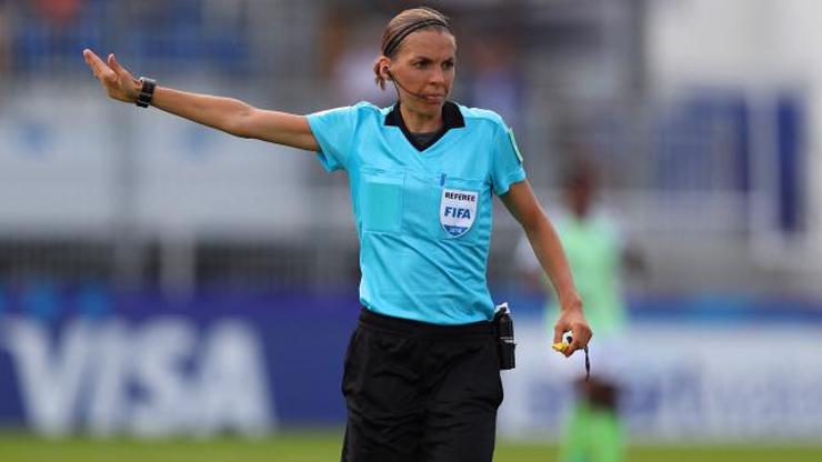 لأول مرة في تاريخ كأس العالم .. امرأة تحكم مباريات المونديال بقطر