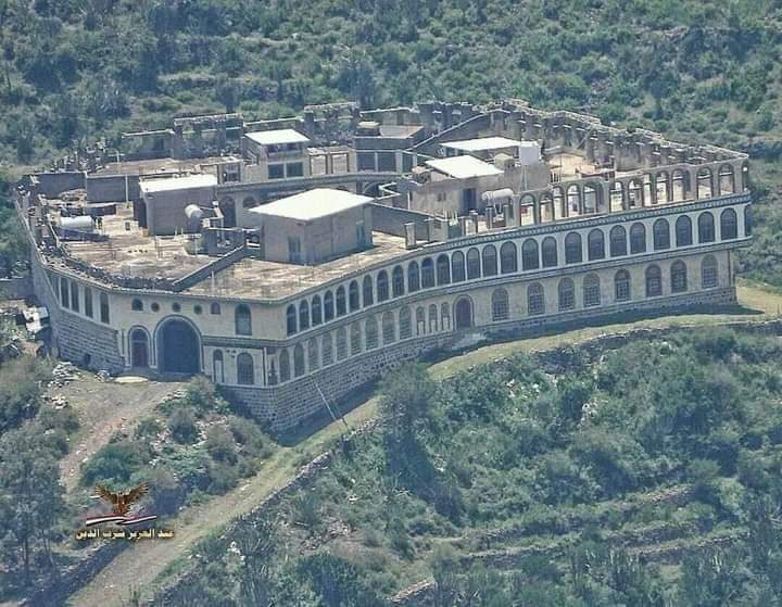 شاهد صورة لأكبر منزل في اليمن و كم عدد غرفه و تفاصيل قصة بنائه 