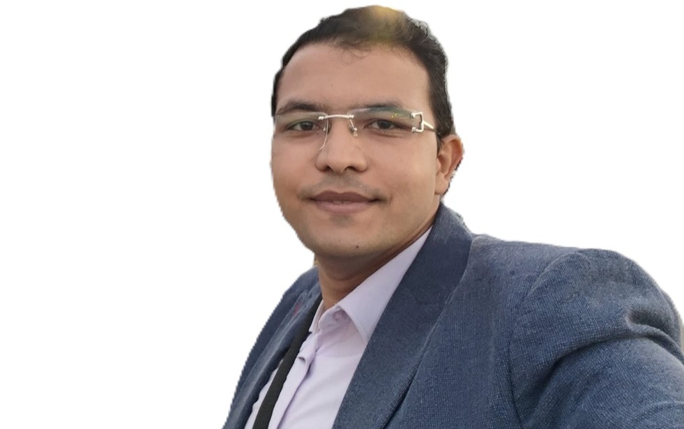 ولد وترعرع في تعز .. الشاب أمير صلاح يناشد الرئيس العليمي منحه الجنسية اليمنية 