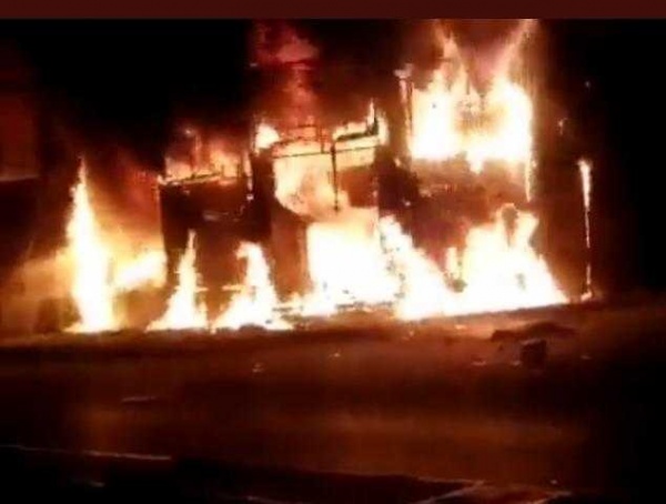 حريق كبير وهائل يندلع بمحل في صنعاء ويخلف ضحايا كثيرة 