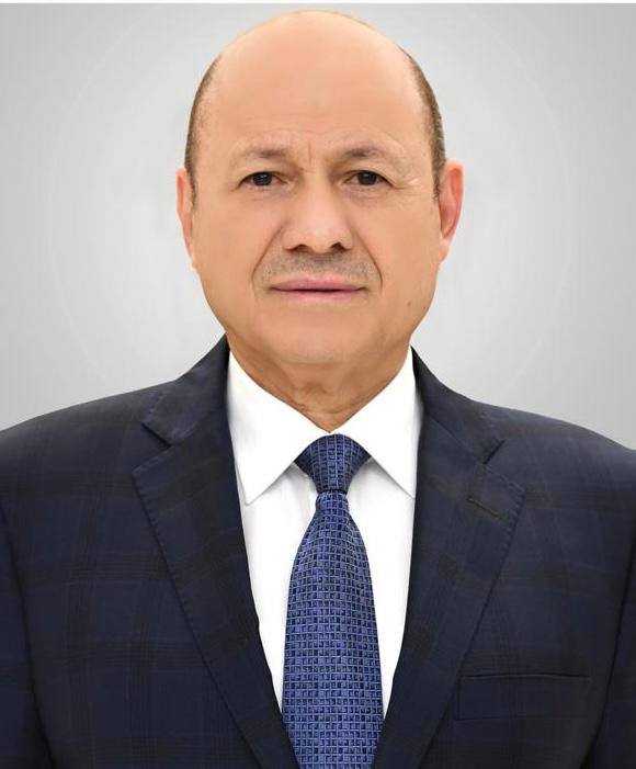 رئيس مجلس القيادة يجري اتصالاً هاتفياً برئيس الوزراء الاسبق محمد سالم باسندوة وهذا مادار بينهما !