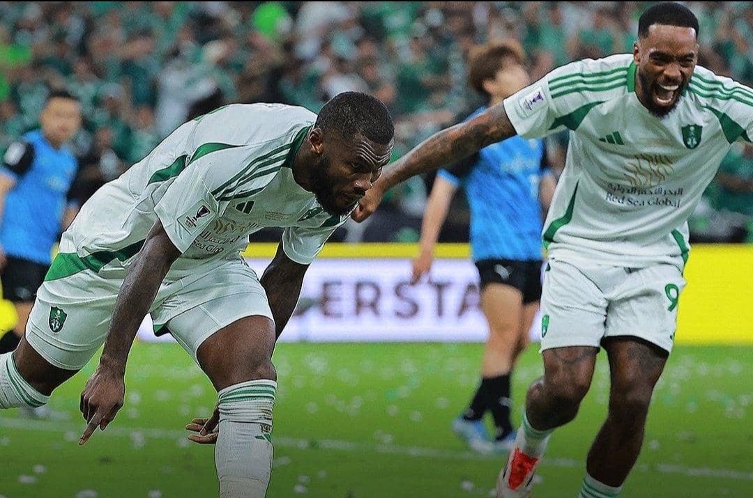 الأهلي السعودي يتوج بطلا لدوري أبطال آسيا للمرة الأولى بتاريخه على حساب كاواساكي الياباني