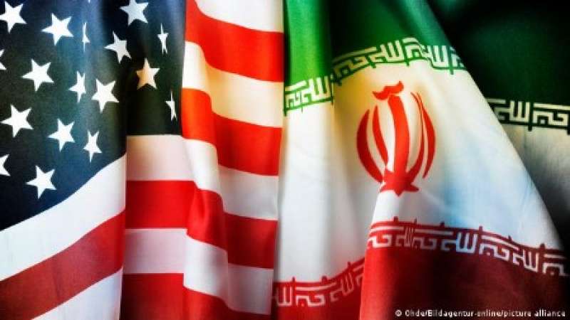 موقع سعودي يفجر مفاجأة خطيرة.. الكشف عن اتفاق جديد بين إيران وأمريكا في المنطقة!