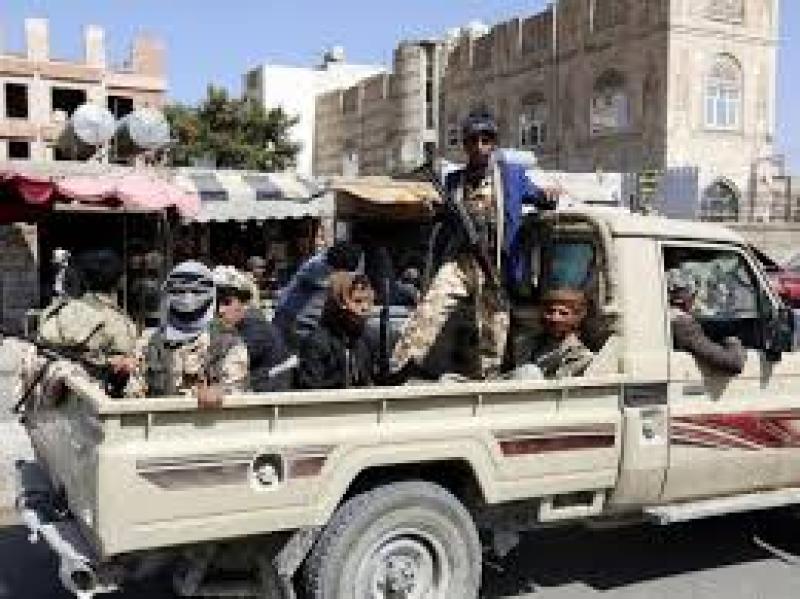 إب.. فساد الحوثيين يؤذي إلى إفلاس إحدى المؤسسات الإيرادية