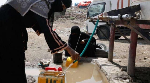 مليشيات الحوثي تحرم المواطنين من المياه في 50 قرية بمحافظة إب