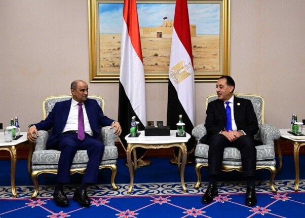 رئيس الوزراء المصري  يؤكد لنظيره اليمني دعم مصر الثابت للحكومة الشرعية في عدن