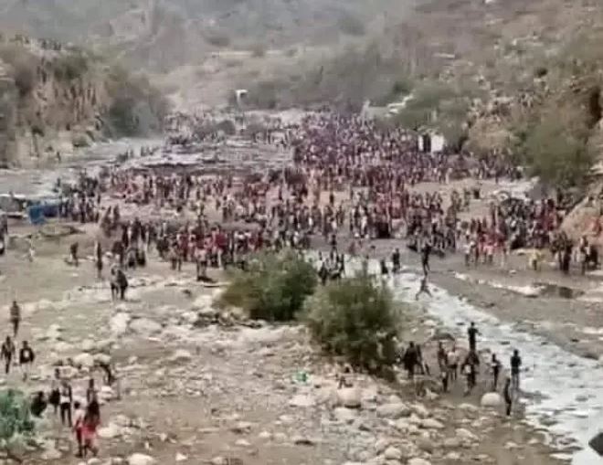 بعد فشلها في التحشيد داخل اليمن .. مليشيا الحوثي تجند مقاتلين أفارقة وتنقلهم إلى صعدة 