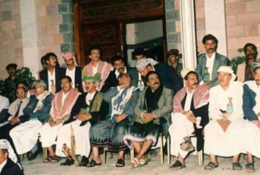 بهذا المناسبة الكبيرة  حضور ابرز قيادات الدولة.. وظهور الرئيس صالح يلبس هذا التراث! 