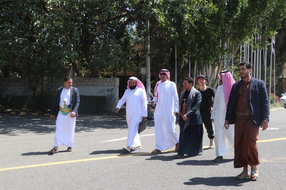 مقرب من علي محسن يكشف عن مستجدات التفاوض بين الحوثيين والسعودية (تفاصيل)