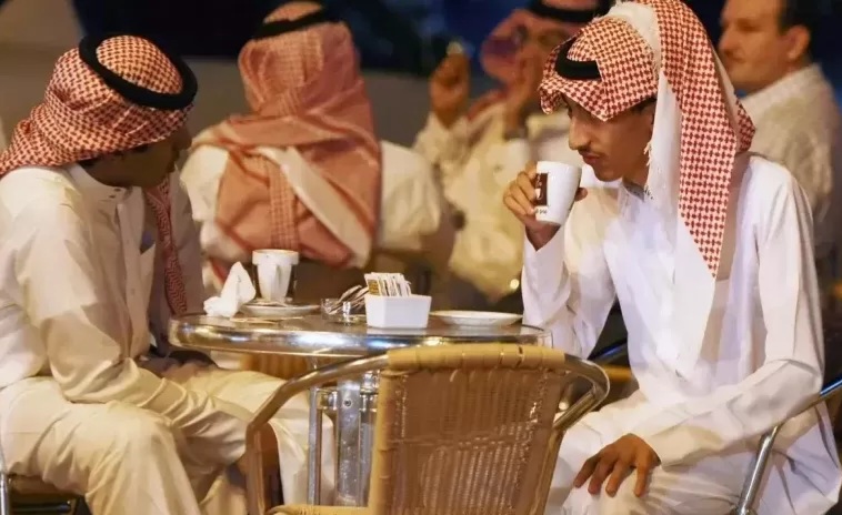 صدمة غير متوقعة .. السعودية تمنع كل هذه الأشياء في المطاعم والكافيهات بالمملكة (تفاصيل)
