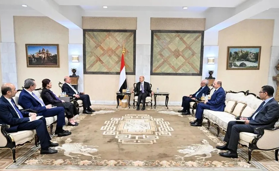 الرئيس العليمي يتلقى دعوة رسمية من دولة عربية لهذا السبب