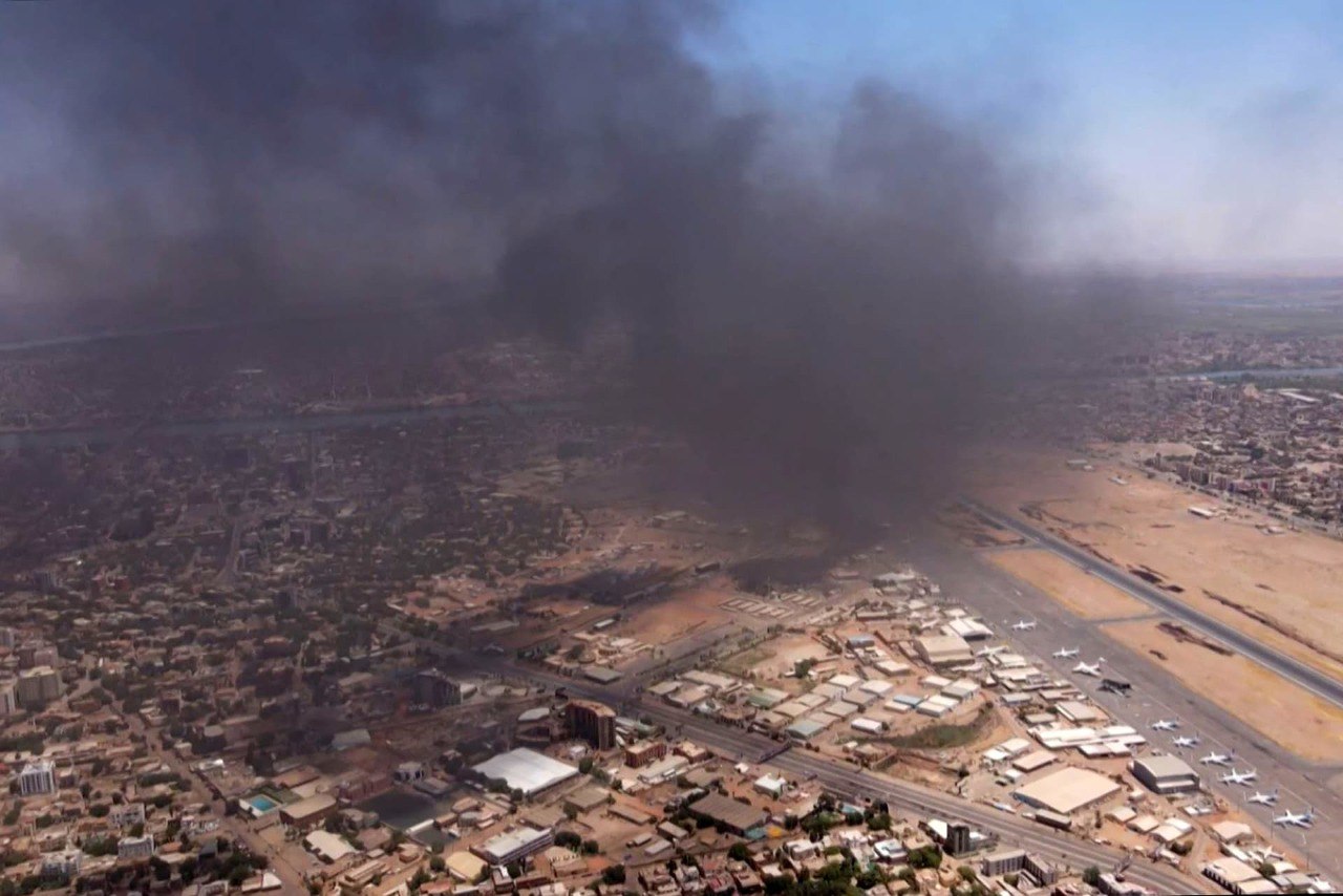 معارك السودان تدخل أسبوعها الثامن.. وعشرات من ضحاياها دُفِنوا مجهولين!