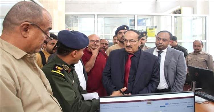 مصلحة الهجرة والجوازات في عدن تطلق التأشيرة الإلكترونية وتناقش تحسين سير عمل إداراتها