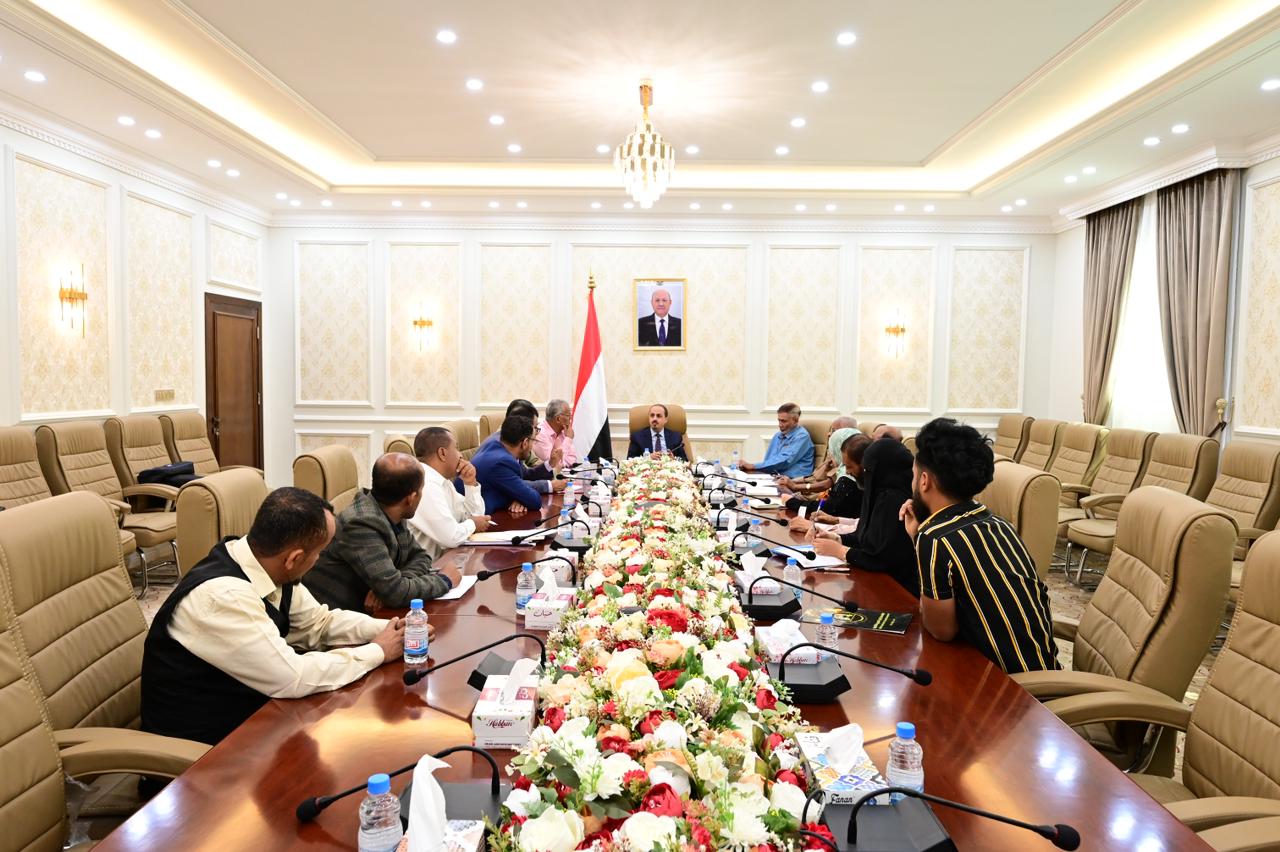 الإرياني يرأس اجتماع اللجنة التحضيرية لمهرجان شتاء عدن الأول 2023