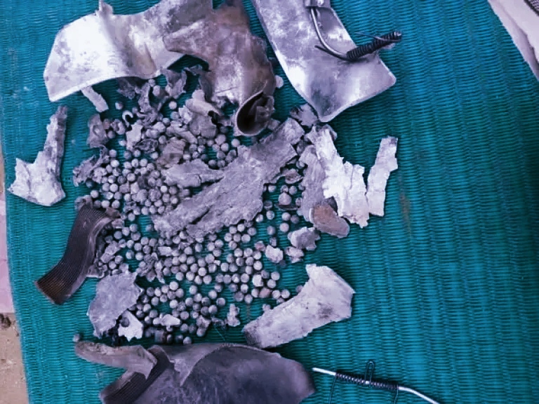 حجة.. مليشيا الحوثي تستهدف منازل سكنية في مديرتي حرض وحيران بصاروخ مباشر