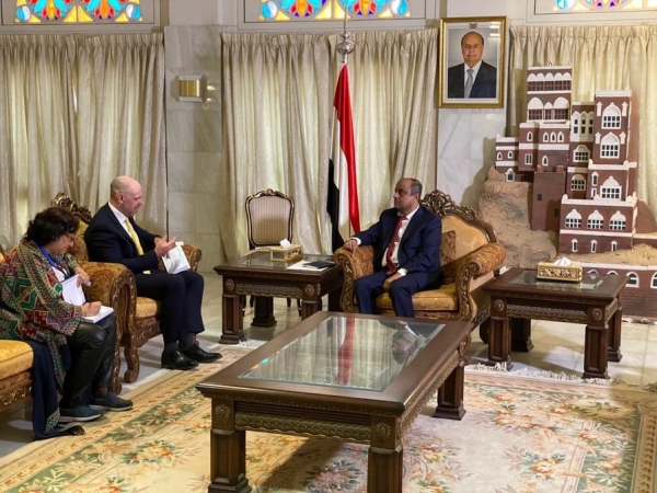 السفير البريطاني : بلادنا مستعده لتسهيل استخدام اليمن لاموالة المفرج عنها من قبل بنك انجلترا
