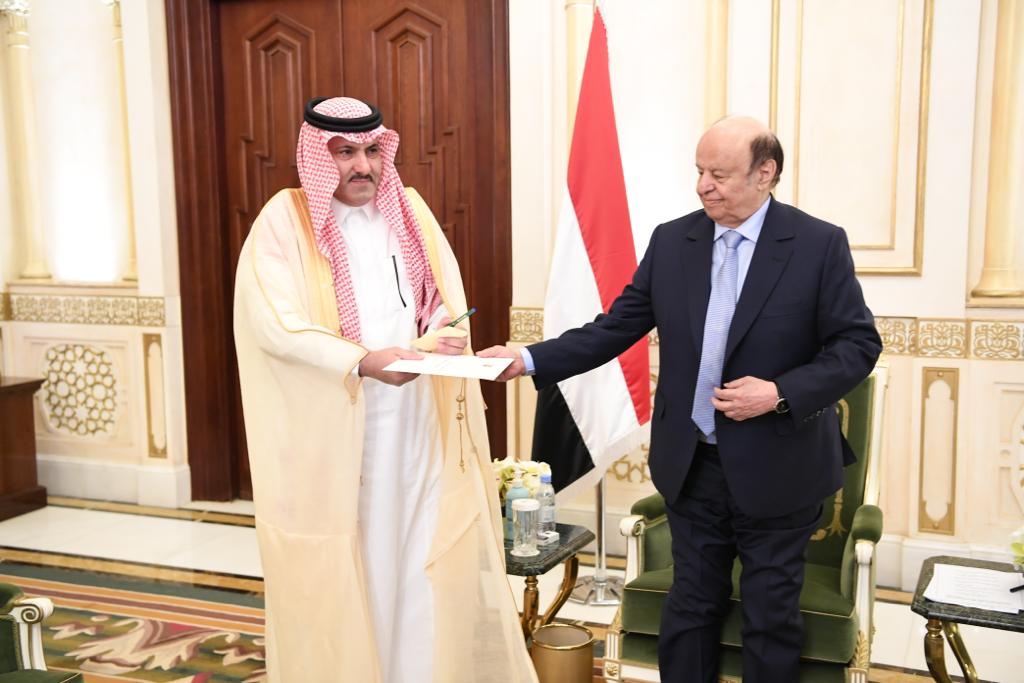 رئيس الجمهورية يسلم السفير السعودي رسالة لولي العهد الامير محمد بن سلمان