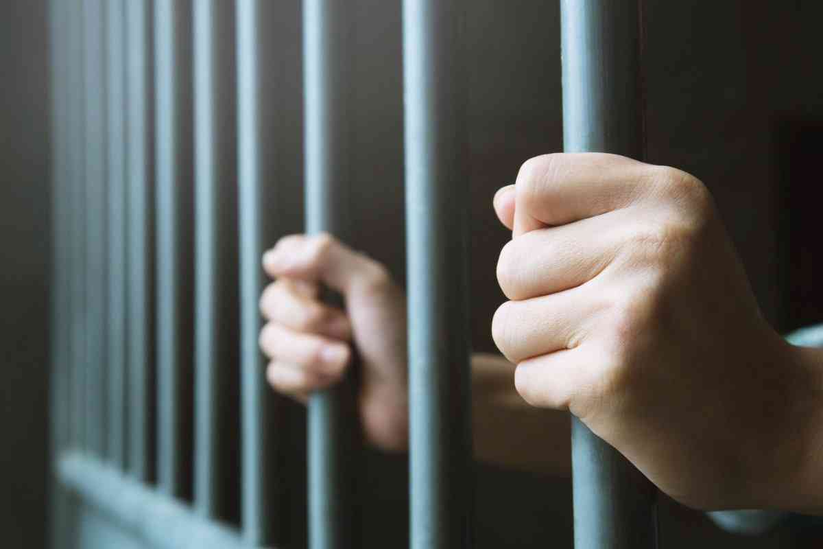 لم يحدث الا باليمن .. سجنوه 25  عاماً وصدر عليه حكم اعدام بتهمة قتل انسان حياً يرزق