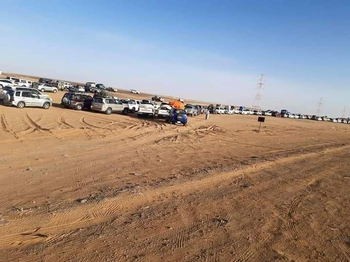 منفذ الوديعة يتحول الى سوق حراج لبيع سيارات المغتربين والغريب من هم المشتريين الذين يدفعون اسعار خيالية !