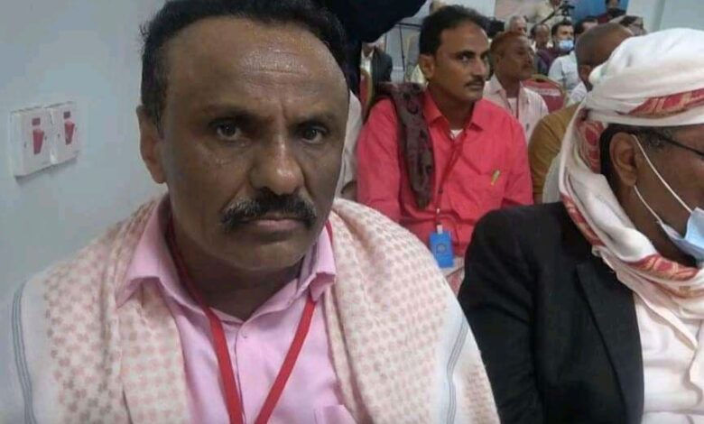 من هو الشيخ المؤتمري الذي هاجمته قوات"طارق صالح"... وأبناء تهامة والصبيحة يهرعون لنجدته؟