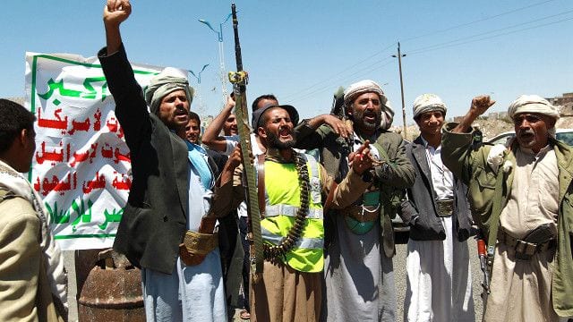 مليشيا الحوثي تعتدي بوحشية على مواطن في صنعاء وتقوم بنهبه.. الاسم، تفاصيل 