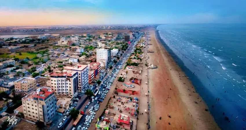 عدن... زوجان يلقيان حتفهما نتيجة اختناقهما داخل سيارتهما