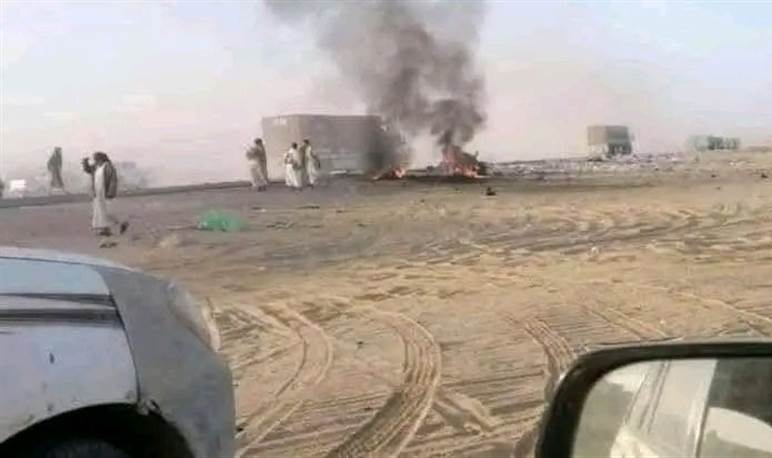 اشتباكات مسلحة في مأرب تتسبب بقلق وفرار الأسر وانقطاع الكهرباء وإغلاق طريق دولي