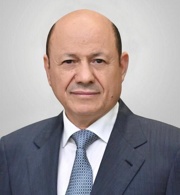 الرئيس رشاد العليمي يعزي بوفاة الصحفي صالح الحميدي