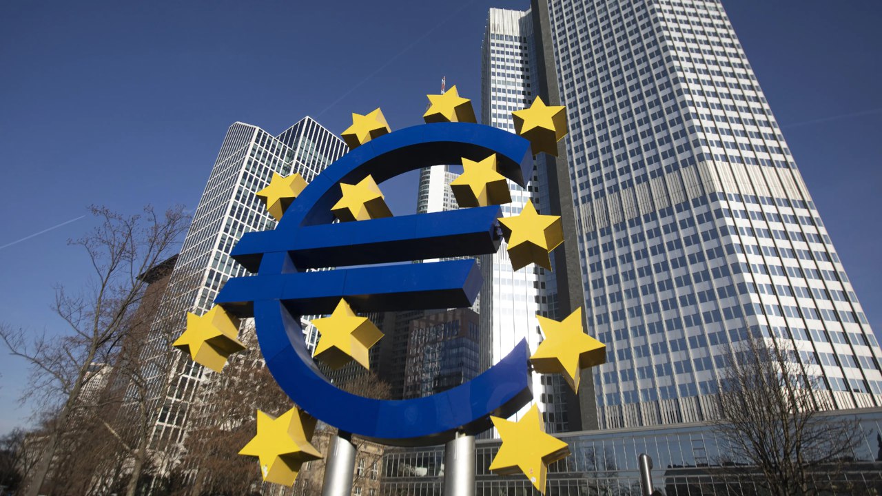 لأول مرة في 2023.. النشاط الاقتصادي بمنطقة اليورو يدخل نطاق الانكماش! 