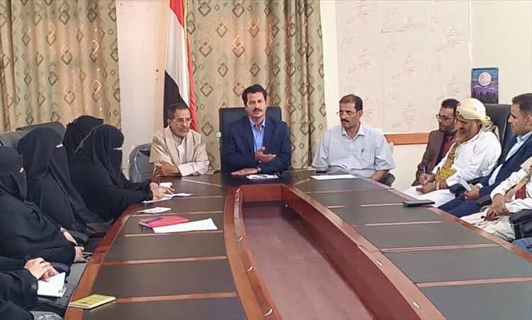 اجتماع تربوي في مأرب يُقر بتخفيض رسوم المدارس الأهلية تماشيا مع تحسّن العملة المحلية
