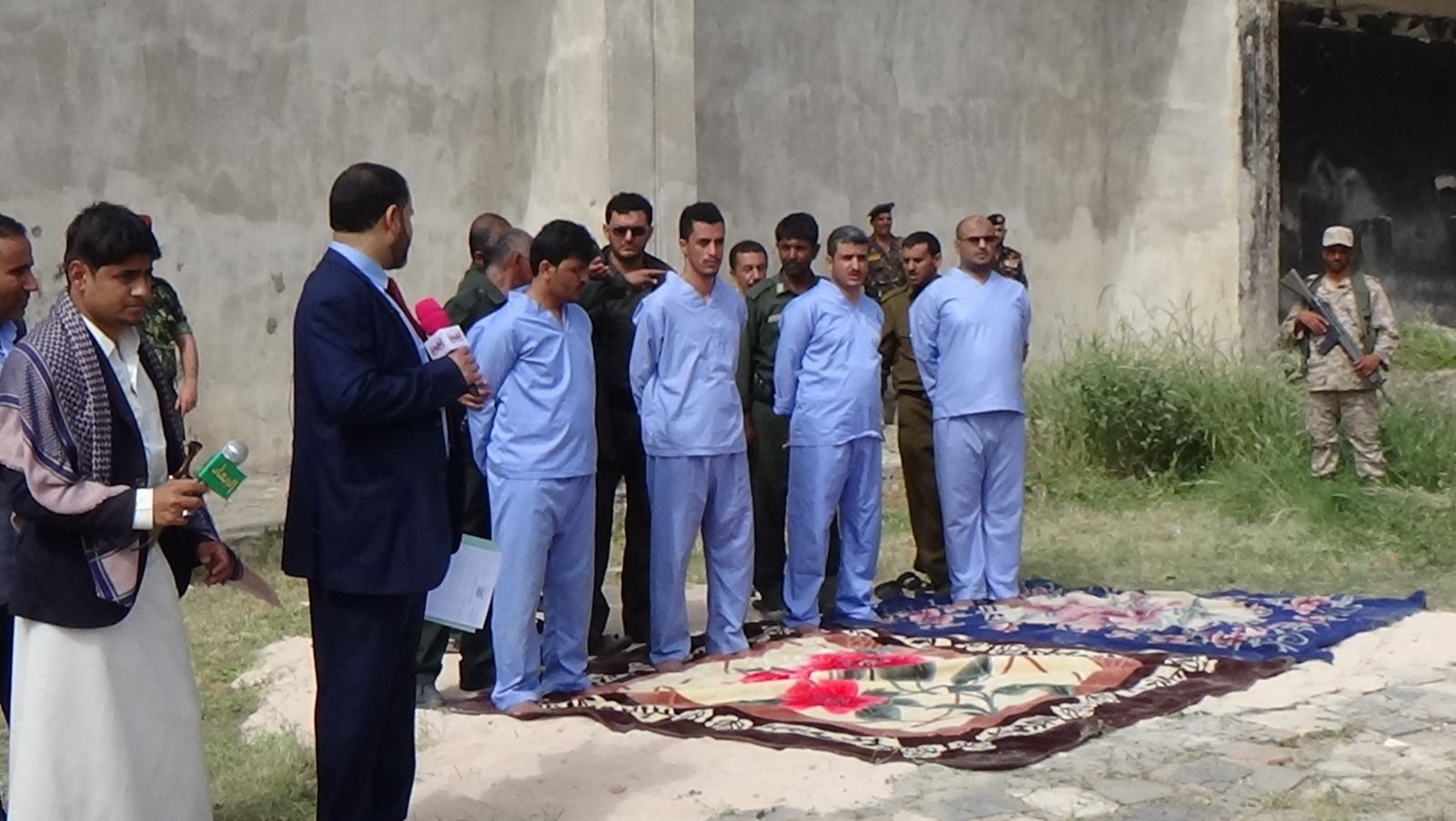 تعرف على اخر طلب لقتلة االشهيد الأغبري قبل إعدامهم في ساحة السجن المركزي بصنعاء (تفاصيل جديدة)