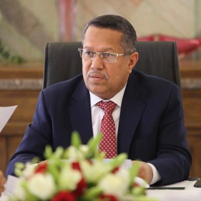 اقرأ ماذا قال بن دغر موقف الرئيس العليمي من رفع العقوبات على السفير احمد علي