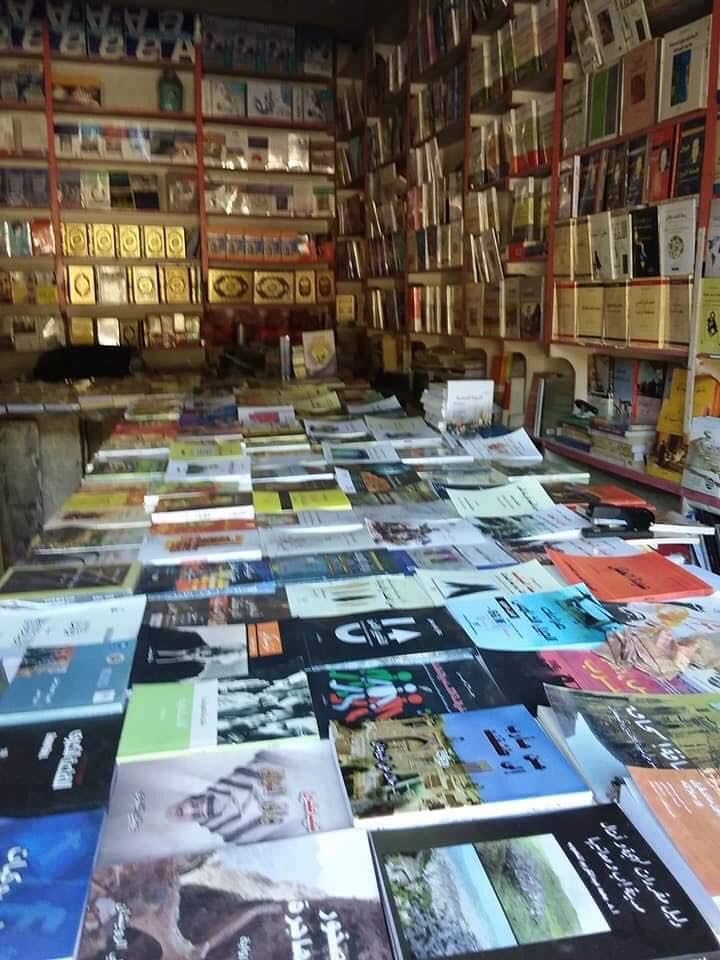 مليشيا التجهيل الحوثية تغلق مكتبة عريقة في صنعاء : الحوثي يغلق مكتبة أبي ذر الغفاري وأكبر منارات الثقافة في صنعاء