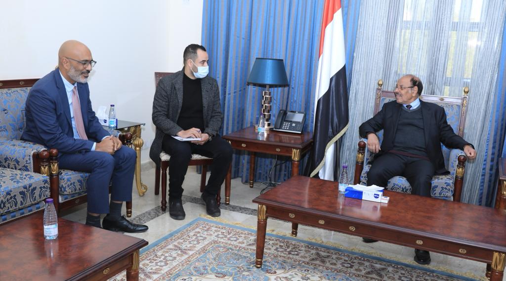 علي محسن يلتقي السفير الهولندي لدى اليمن