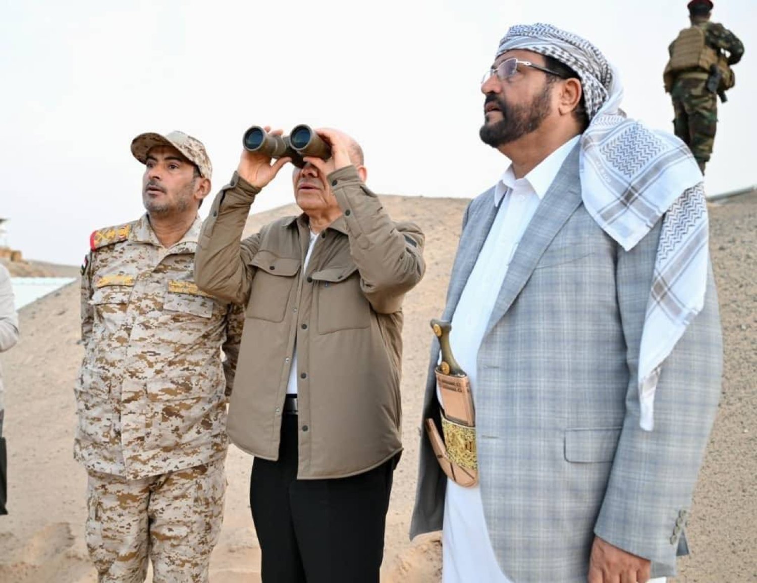 الجيش اليمني يحذر من تفخيخ مليشيا الحوثي لعقول الأطفال بالأفكار المتطرفة