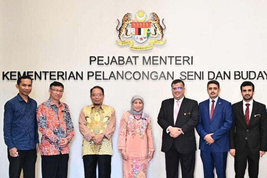 السفير باحميد يبحث مع وزيرة السياحة والثقافة الماليزية آفاق التعاون بين البلدين