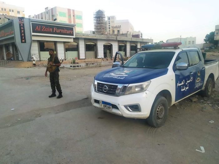 الأجهزة الأمنية في حضرموت تلقي القبض على متهما بسرقة مبلغ مالي كبير