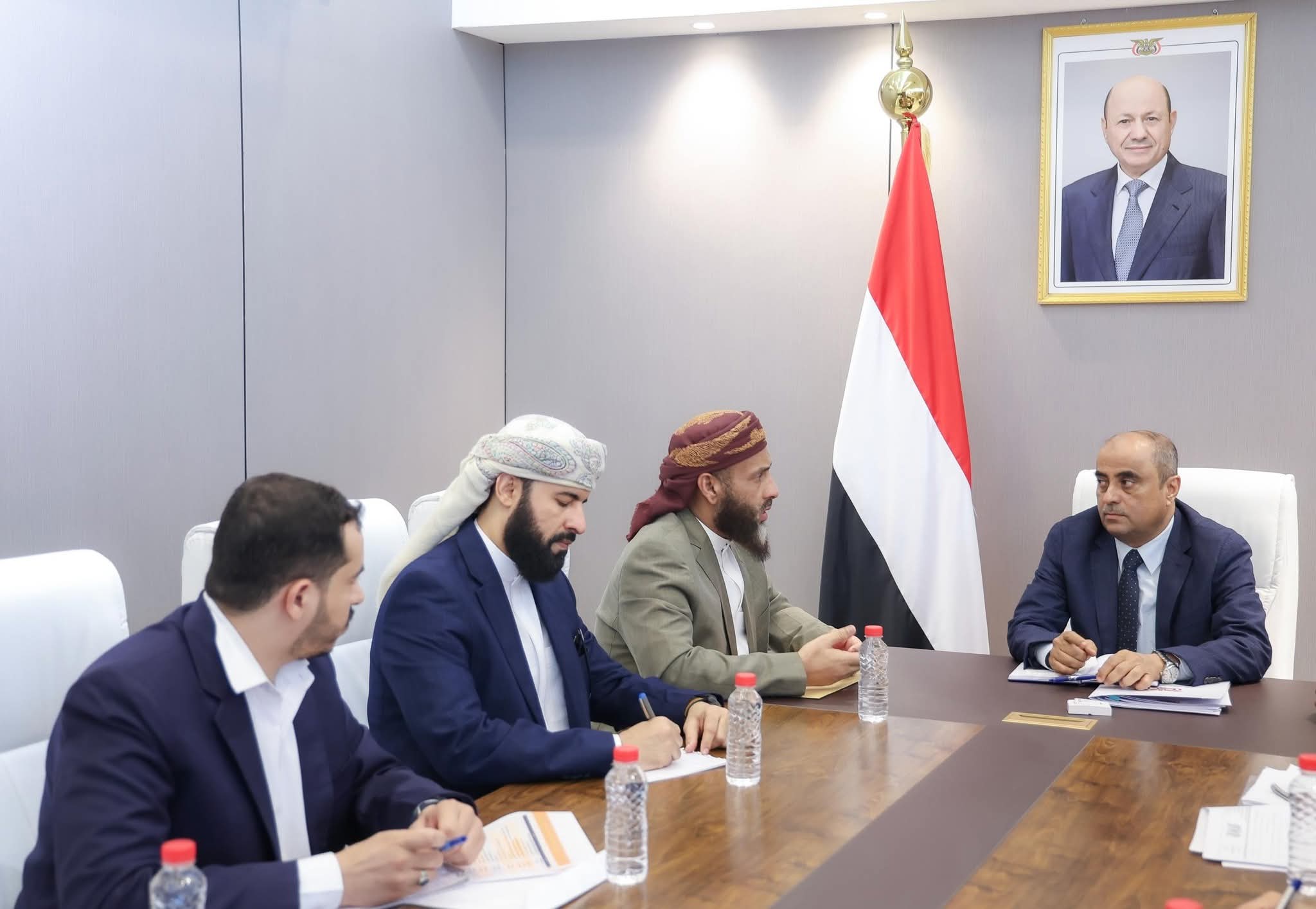 "بن بريك" يوجّه وزارة الأوقاف بإجراء إصلاحات جذرية في ملف الحج والعمرة