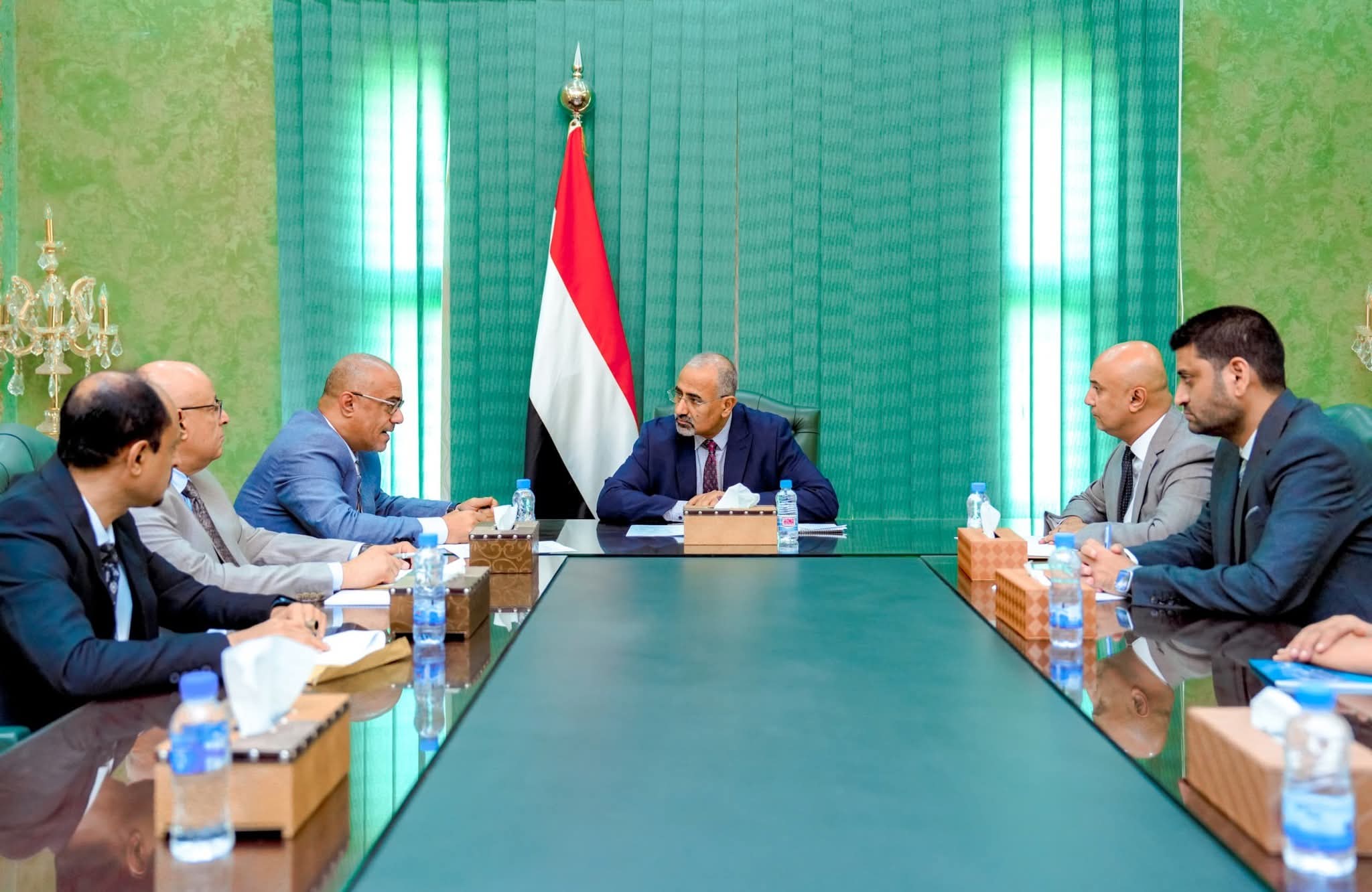 الزُبيدي يؤكد ضرورة النهوض بقطاع الاتصالات بالعمل على هذا الأمر