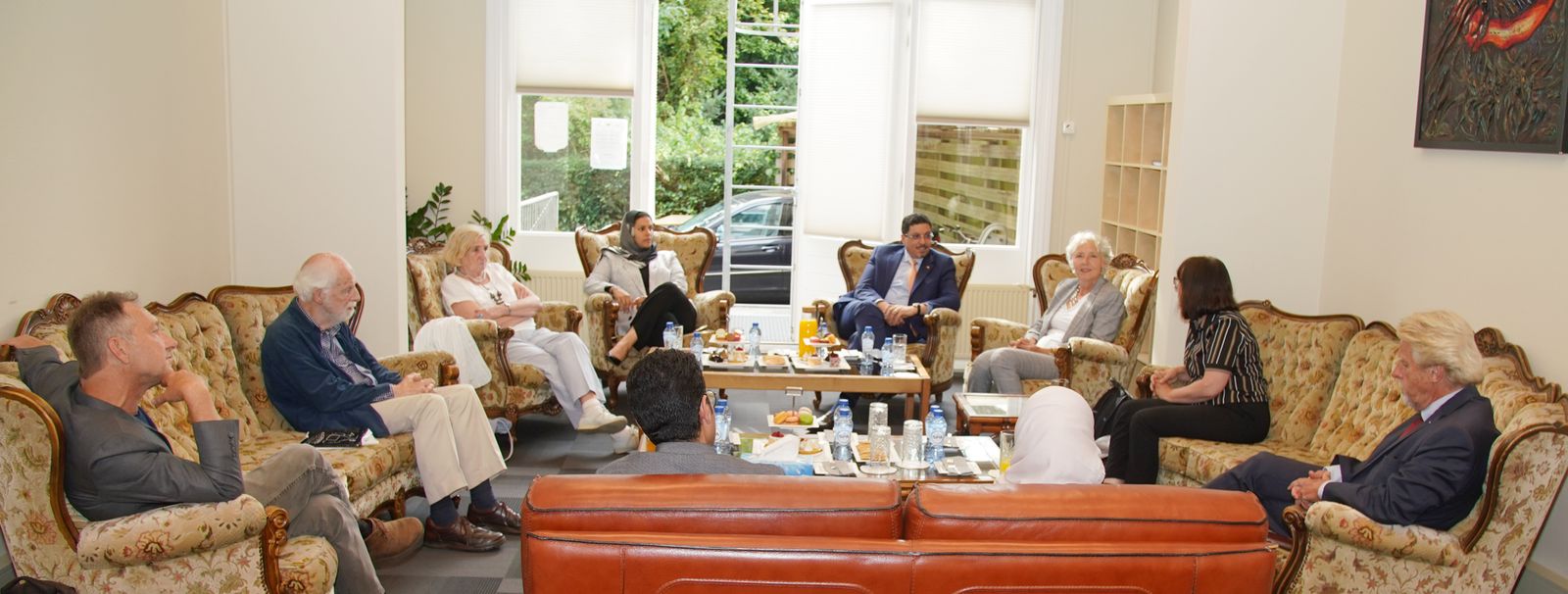 الوزير بن مبارك يلتقي عدد من السياسيين والمفكرين والصحفيين الهولنديين .. (تفاصيل اللقاء)